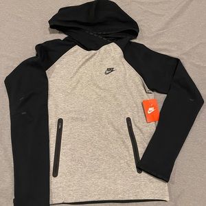 Brand new Nike pullover